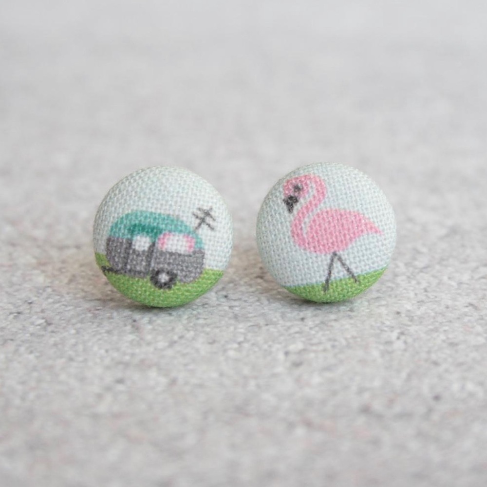 NWT camper and flamingo earrings